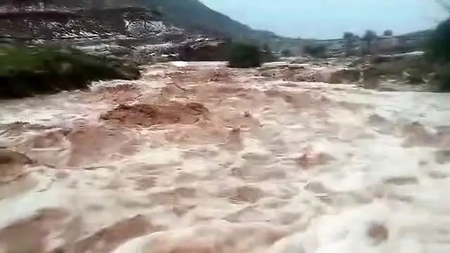 ببینید| وقوع سیل در روستای هفت‌شهیدان در مسجد سلیمان استان خوزستان