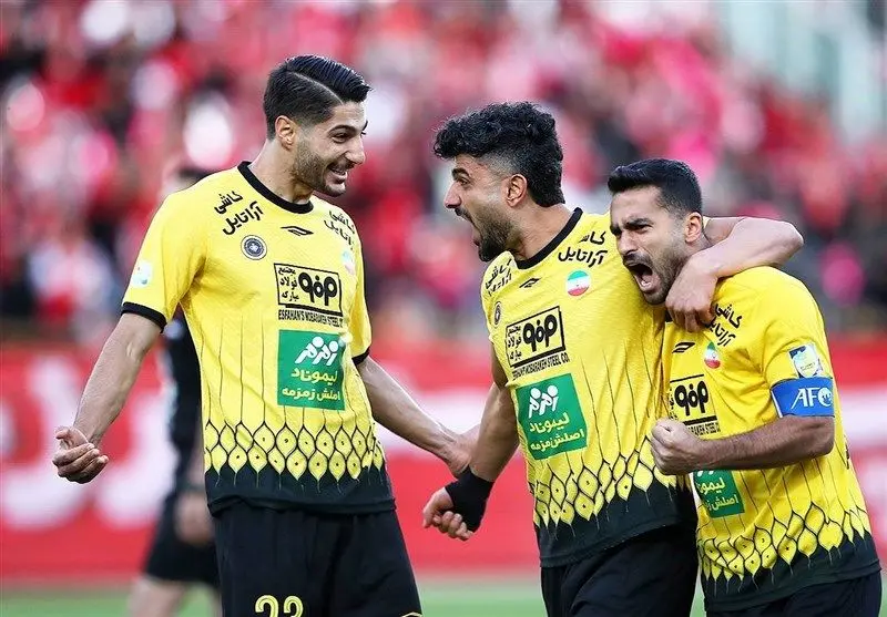 چهارمین شکست پرسپولیس مقابل سپاهان در یک فصل؛ خداحافظی سرخ‌ها با قهرمانی و شاید سهمیه!