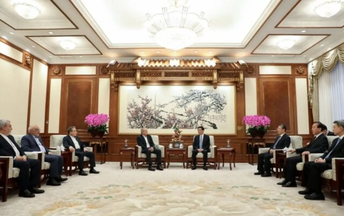 پزشکیان در دیدار عضو دائم حزب کمونیست چین: مقام معظم رهبری بر توسعه روابط با پکن تأکید و ما را به پیگیری این موضوع مأمور کرده‌اند؛ امیدوارم با تشکیل کارگروه مشترک، توافقات میان دو کشور به‌سرعت به مرحله اجرا برسد