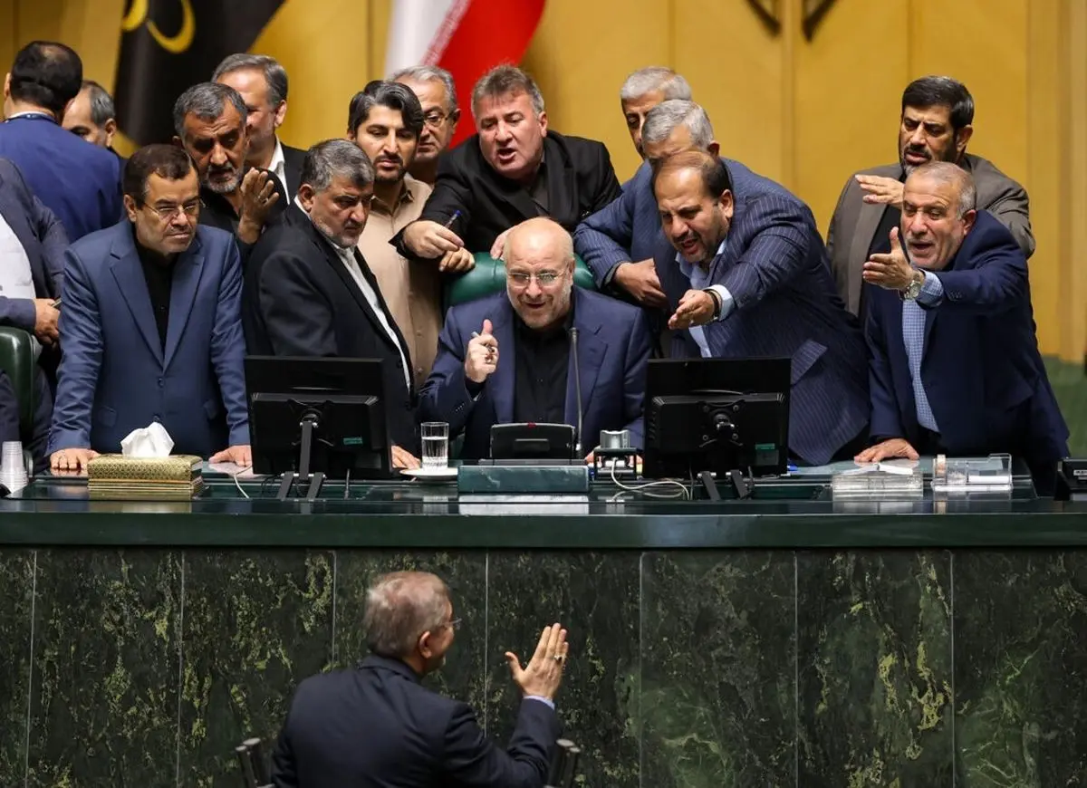 روزنامه جمهوری اسلامی: آنچه قالیباف در سالروز موضعگیری امام علیه کاپیتولاسیون آمریکایی، از رئیس جمهور اسبق و وزیر خارجه او خواست، ایجاد کاپیتولاسیون برای چین و روسیه بود