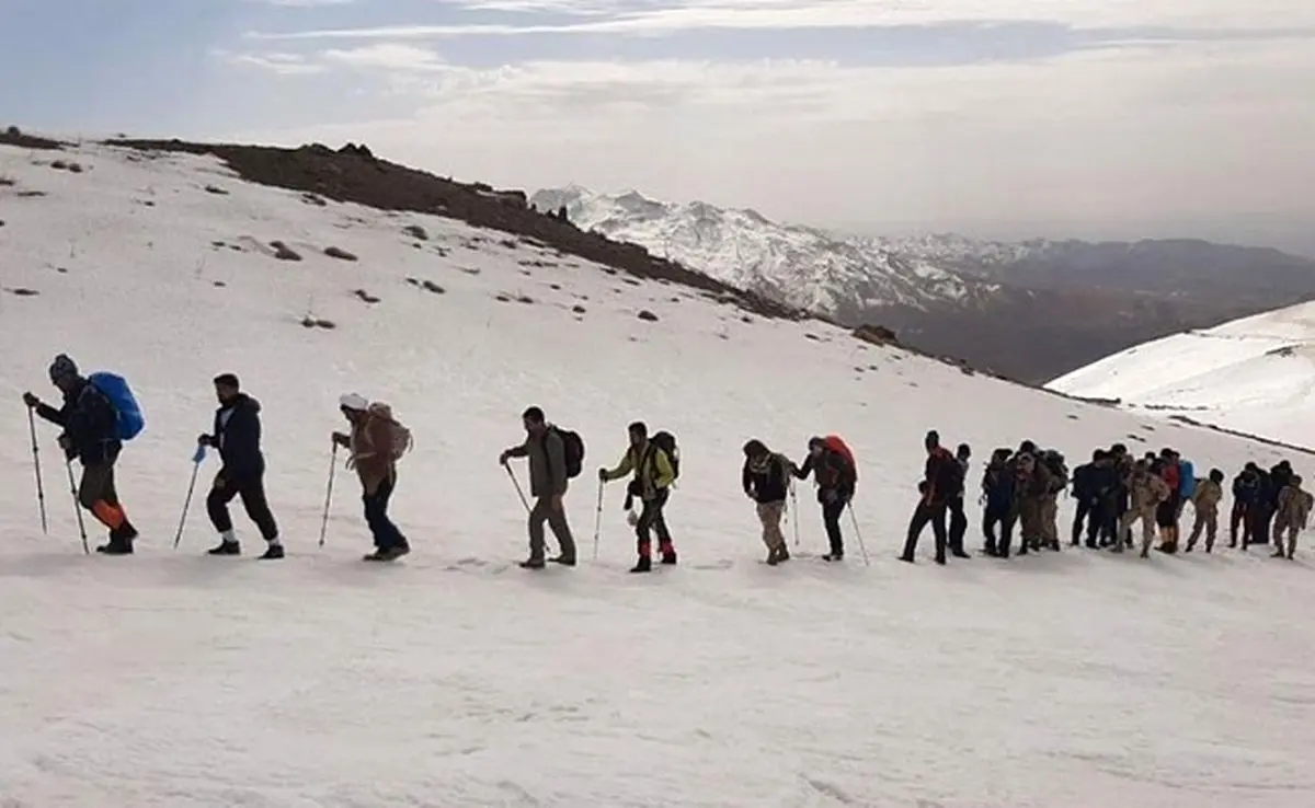 گرفتاری ۹ کوهنورد ‌در بهمن اشترانکوه