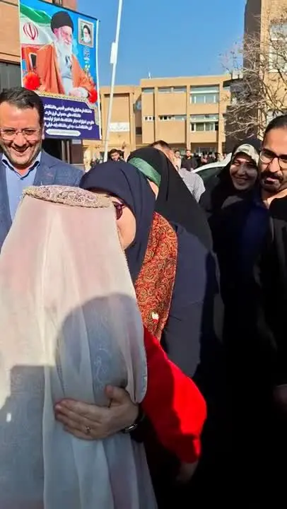 ببینید | استقبال جالب کودک قزوینی از سخنگوی دولت