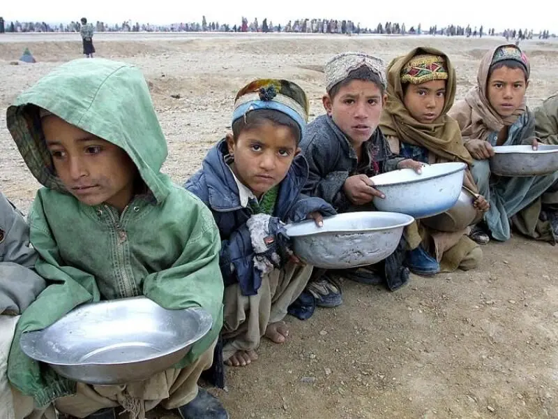 گرسنگی جان یک میلیون کودک افغانستان را تهدید می کند