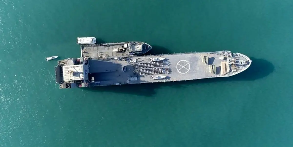ادعای آمریکا درباره نزدیک‌شدن قایق‌های تندرو سپاه به یک کشتی تجاری در خلیج‌فارس