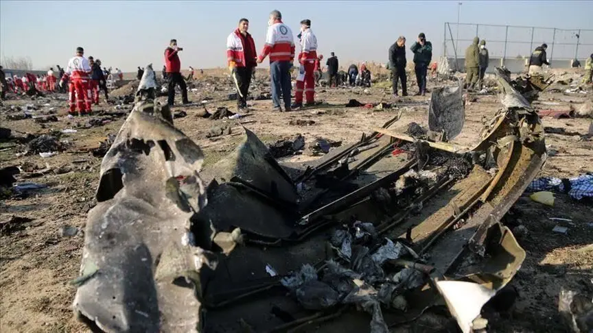 نصب اعلان‌های گرافیکی سالروز سانحه هواپیمای اوکراینی