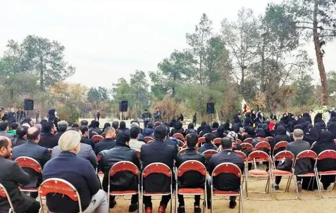 مادرش،مزار،حميد،زندگي،فرديس،قبر،كرج،صداي،دي،جوان،ماه،كدامشان ...