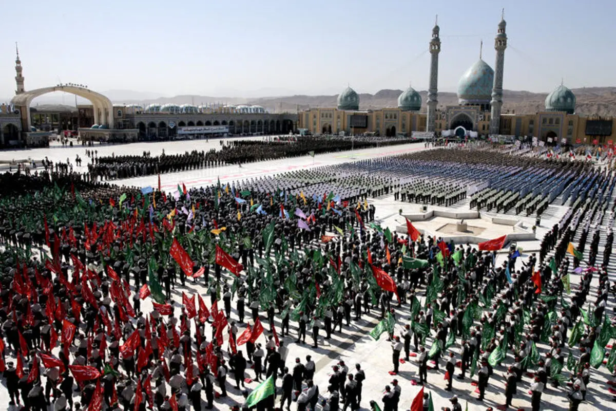 تصویر متفاوت یک روحانی در مسجد جمکران! +‌عکس