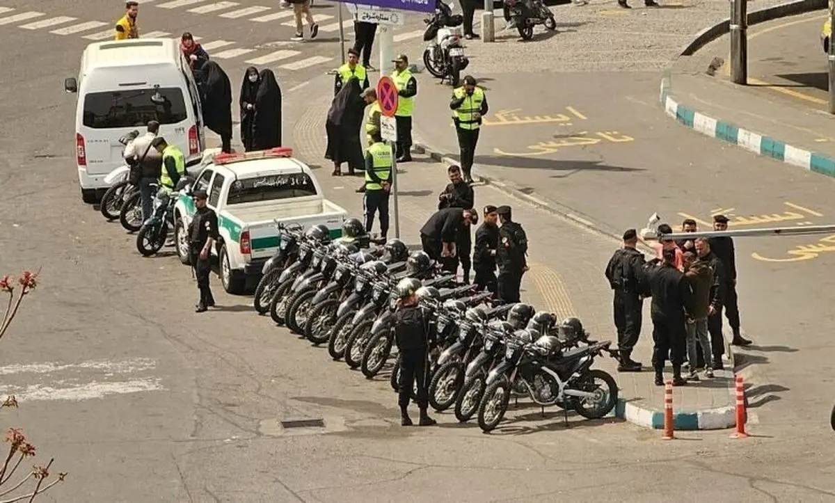 کیهان: پلیس مظلوم‌ترین نیروی‌های ایران اسلامی است؛ از آنها در اجرای طرح نور حمایت کنیم