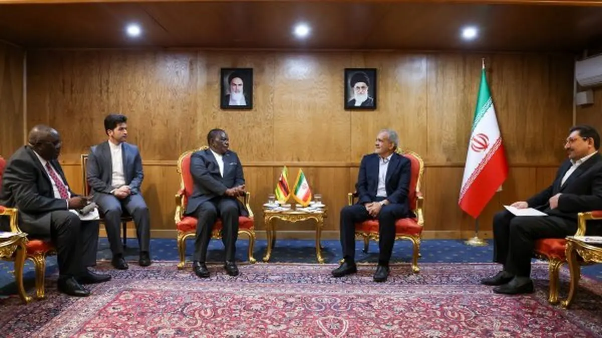 پزشکیان در دیدار معاون رئیس جمهور زیمباوه: روابط دوستانه ایران و زیمبابوه، بستر مناسبی برای گسترش همکاریهای بینالمللی است