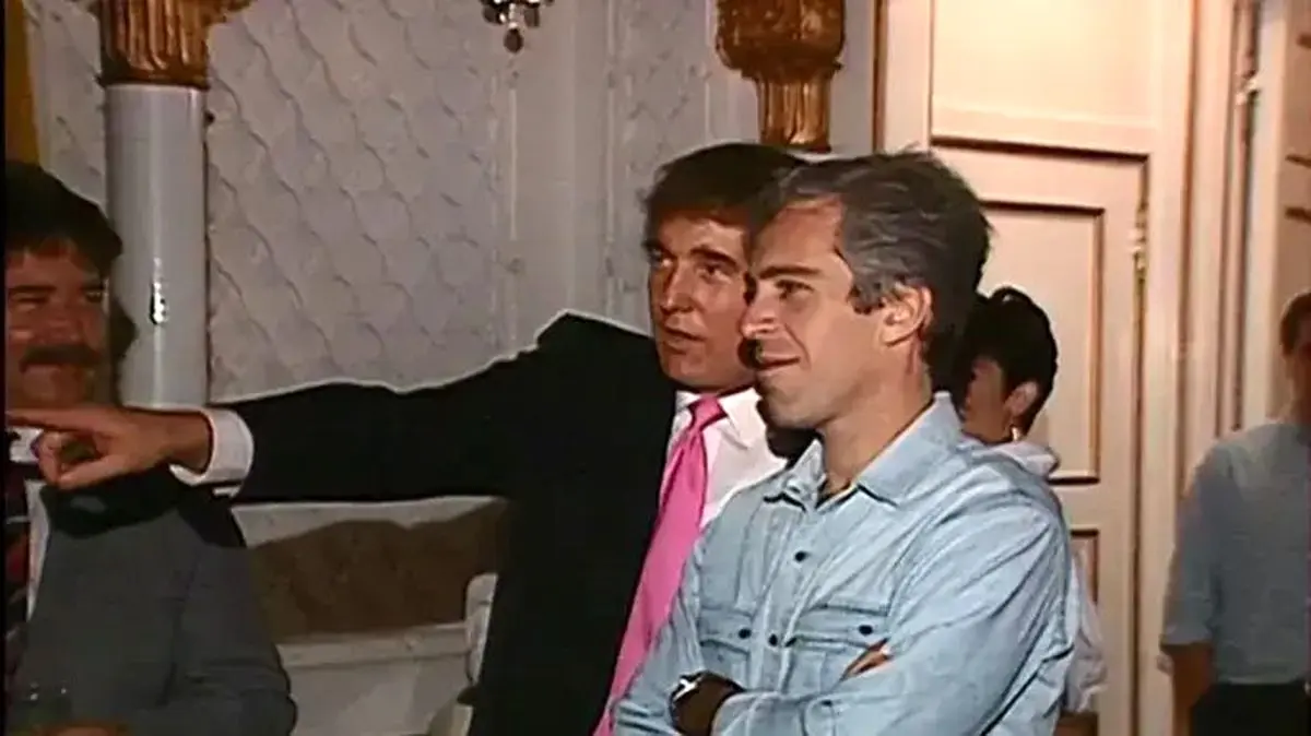 یکی از شاکیان اپستین: ترامپ را در دفتر او دیدم و پشت سر من فریاد می‌زد!